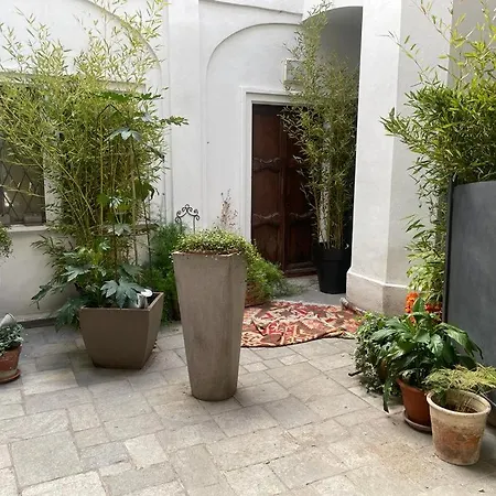 In Pieno Centro Storico Ca Mari E Casa Elena * Монкальво