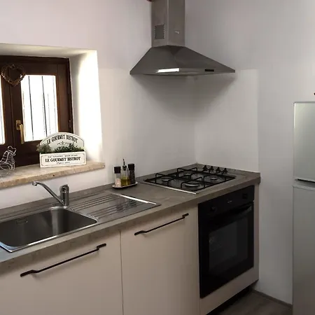 In Pieno Centro Storico Ca Marì E Casa Elena *