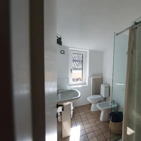 In Pieno Centro Storico Ca Marì E Casa Elena Apartamento Moncalvo